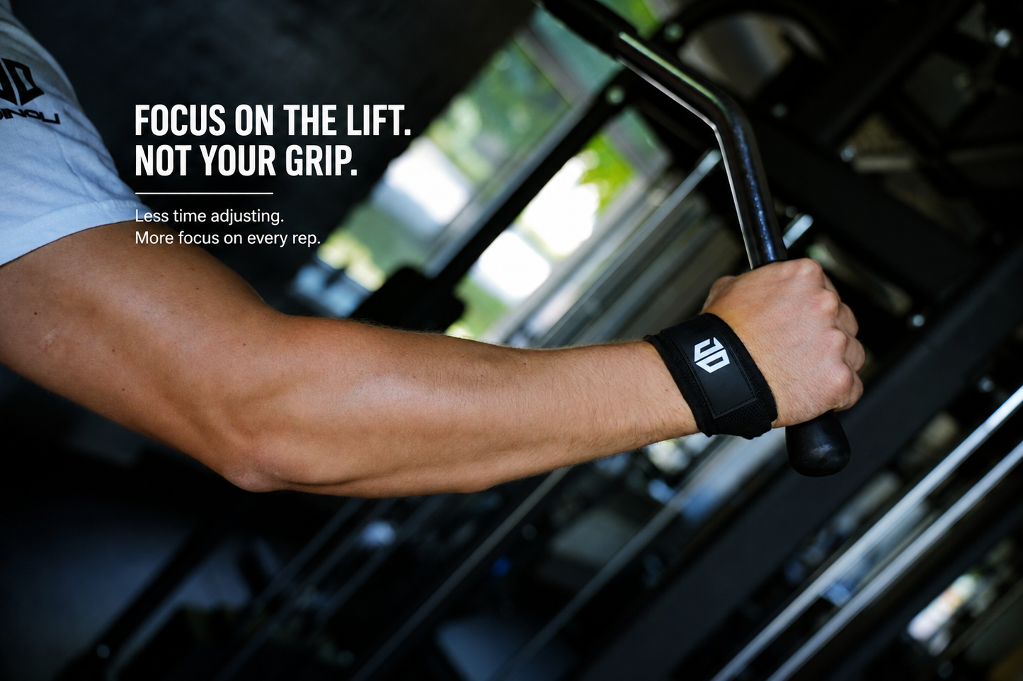 DINOLI Auto-Lock Lifting Straps in use during strength training